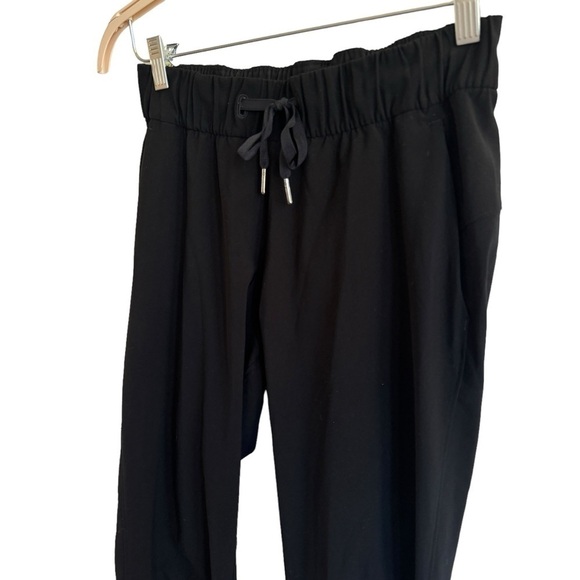 Lululemon On The Fly Pant *Woven 28", Black, Size 4 - Picture 7 of 11